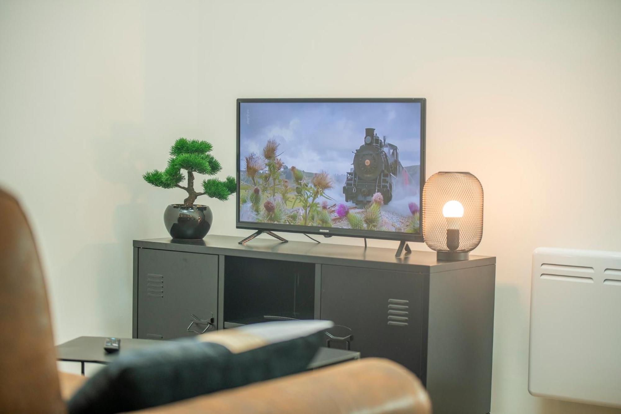 Appartement Kasa Factory - Au Calme - Tv & Wifi à Saint-Quentin  Extérieur photo